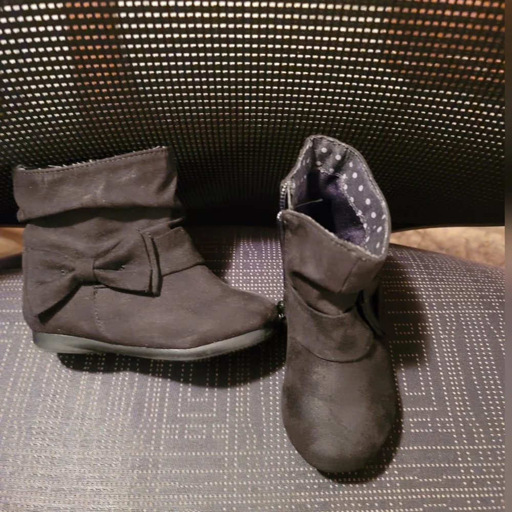 Garanimals Toddler Girls Black Bow Suede Ankle Boots Size 5 - Picture 2 of 6